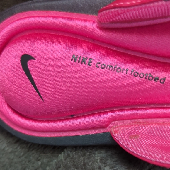 Nike Black and Pink Sandals - Picture 3 of 6